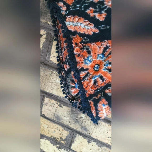 Abercrombie & Fitch flowy top - Picture 5 of 5